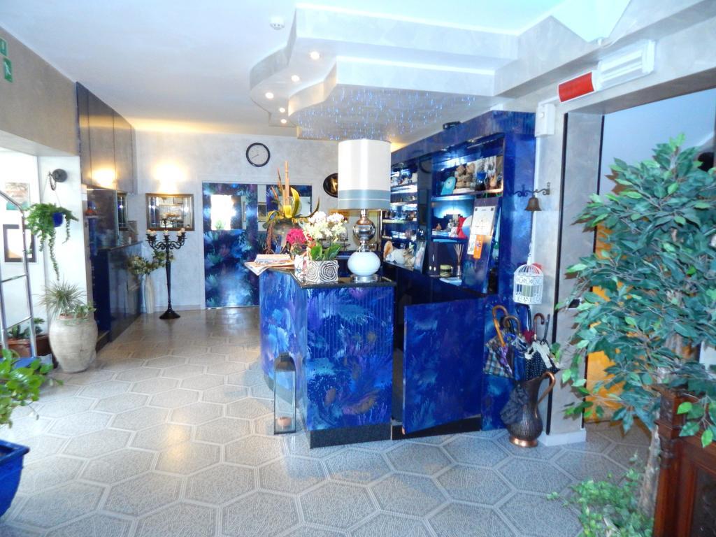 Hotel Torre Antica Loano Buitenkant foto