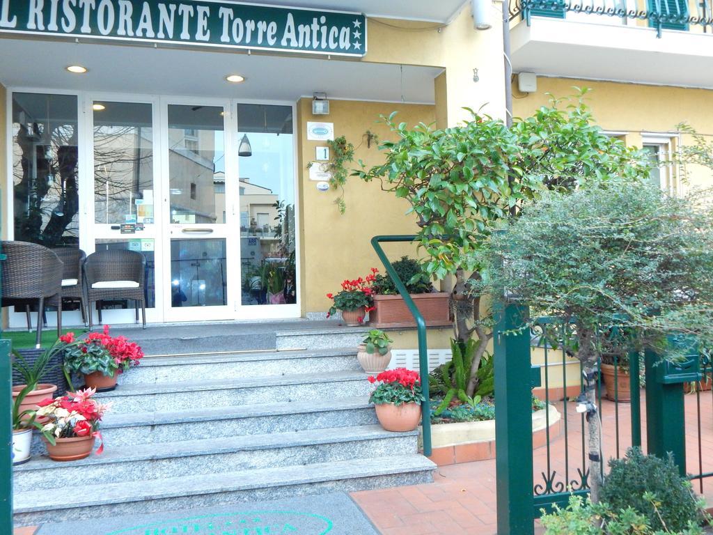 Hotel Torre Antica Loano Buitenkant foto