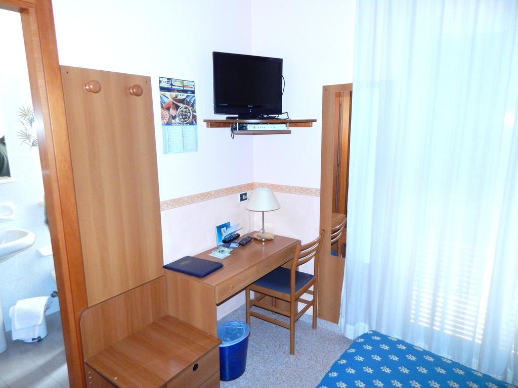 Hotel Torre Antica Loano Buitenkant foto